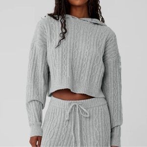 ALO Yoga Cable Knit Winter Bliss Hoodie Athletic Heather Gray Cropped Size Small
